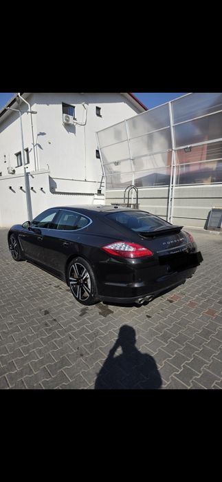 Vand Porsche Panamera S Hybrid cu putini kilometri si ingrijita