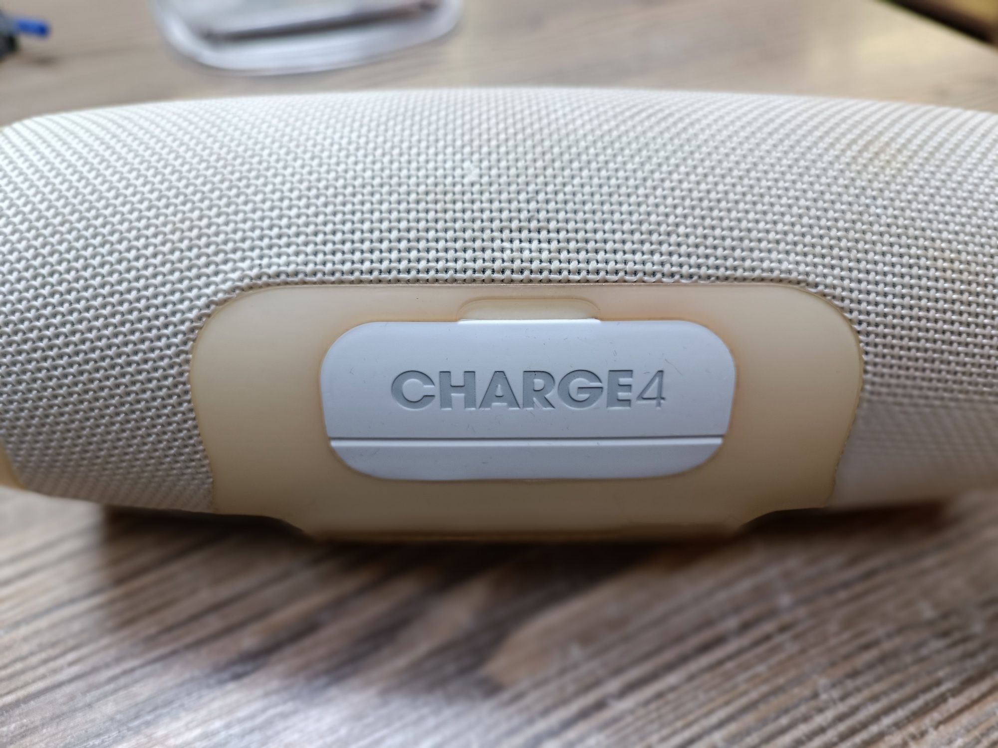Портативна тонколона JBL Charge 4