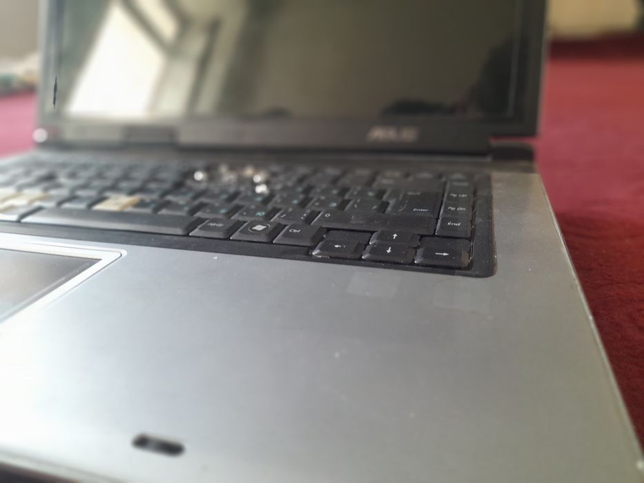 Asus noutbuk sotiladi narxi kelishiladi