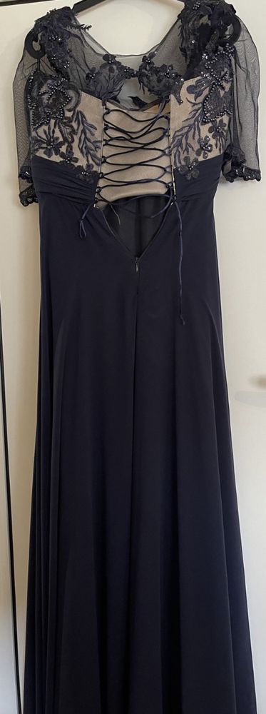 Официална тъмно синя рокля с италианска дантела