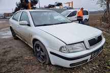 Dezmembrez Skoda octavia 1 facelift motor 1.9tdi  AXR  dezmembrari injectoare alternator EGR ECU