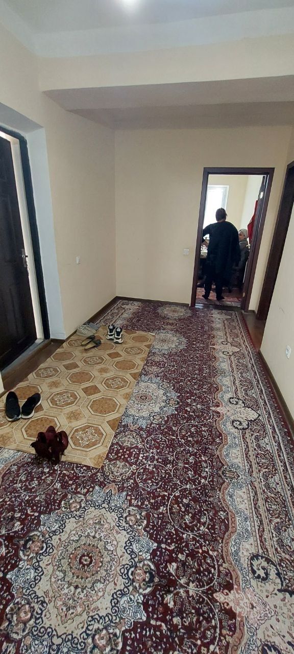 Урганч шахридаги 3 хонали квартира ижарага берилади