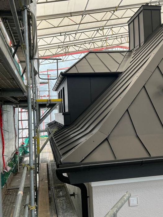 Executam acoperisuri de A la Z si reparatii de Urgenta