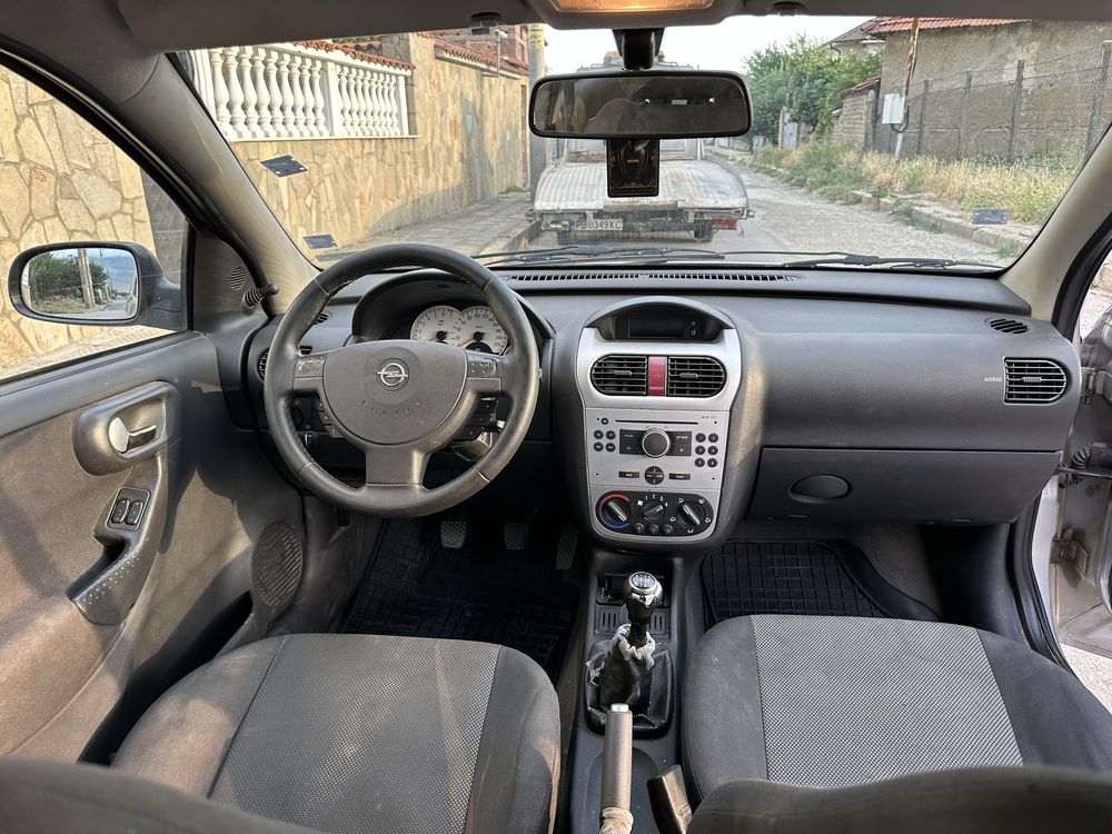 Opel Corsa C 2005 Година