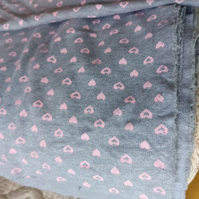 Продавам памучни трика и платове