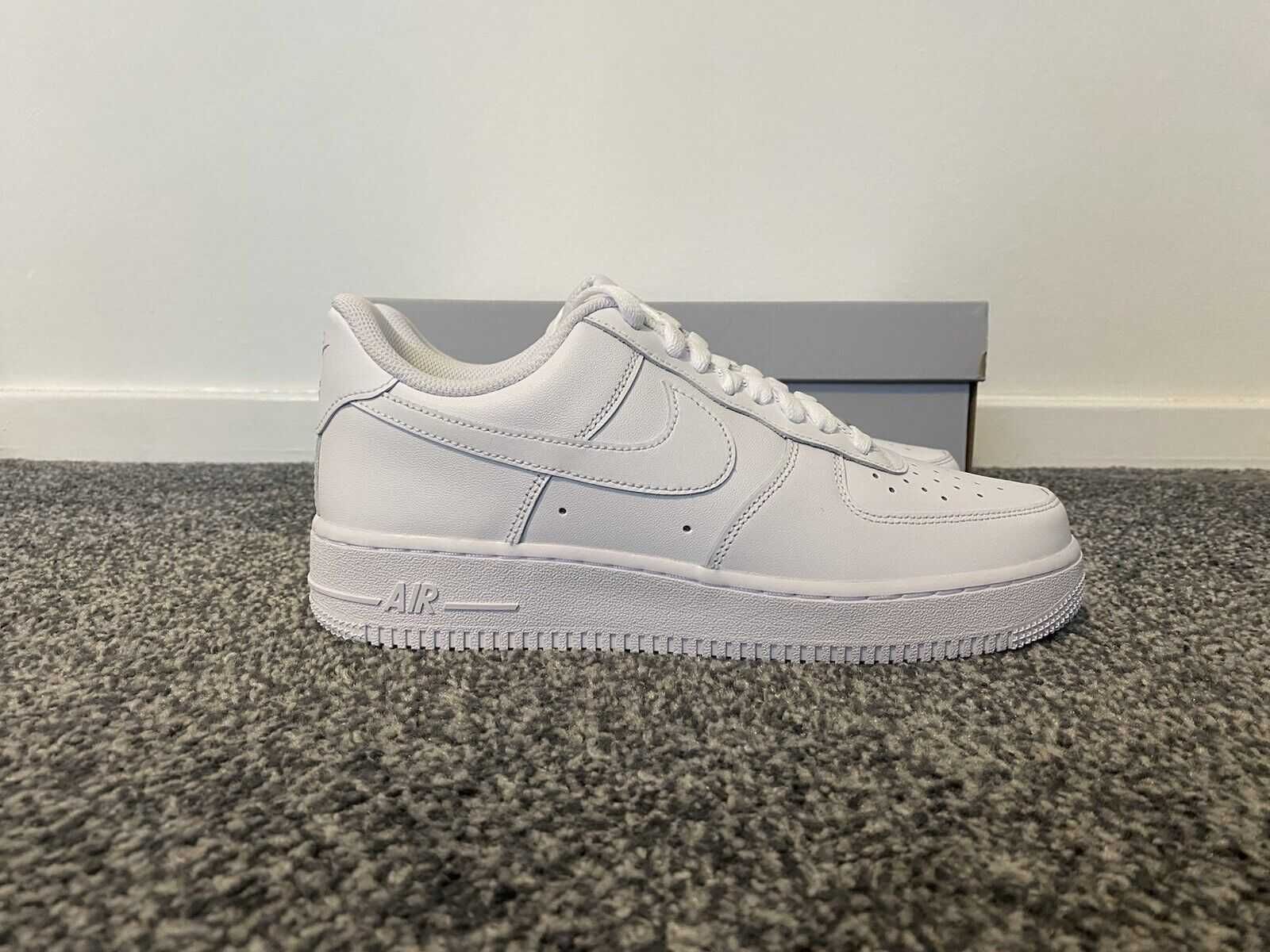 Adidasi Tenisi Nike Air Force 1 Low triple White - REDUCERE