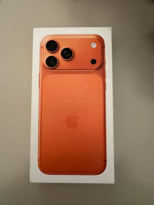 SROCHNA! ! ! Sotiladi 17 pro max 2 ta sim kartali 256 gb