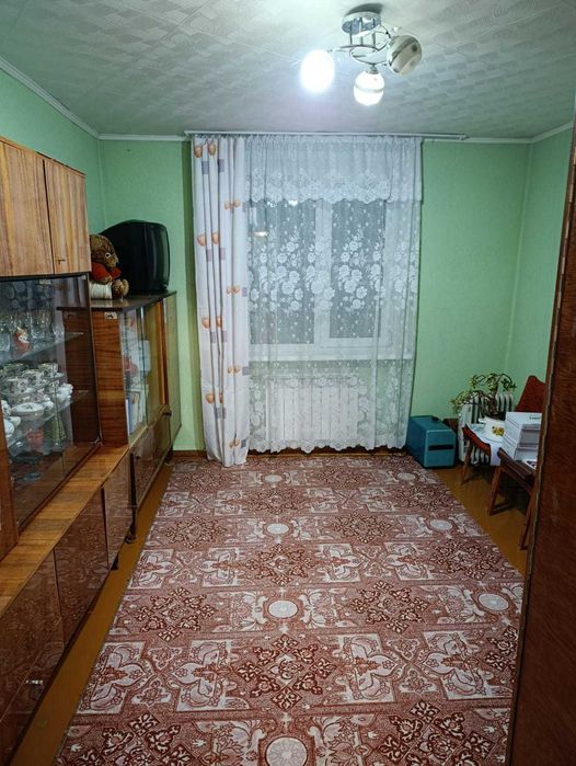 Продам 3-х комнатную улучшенную по ул. Ауэзова 27, этаж 3\5