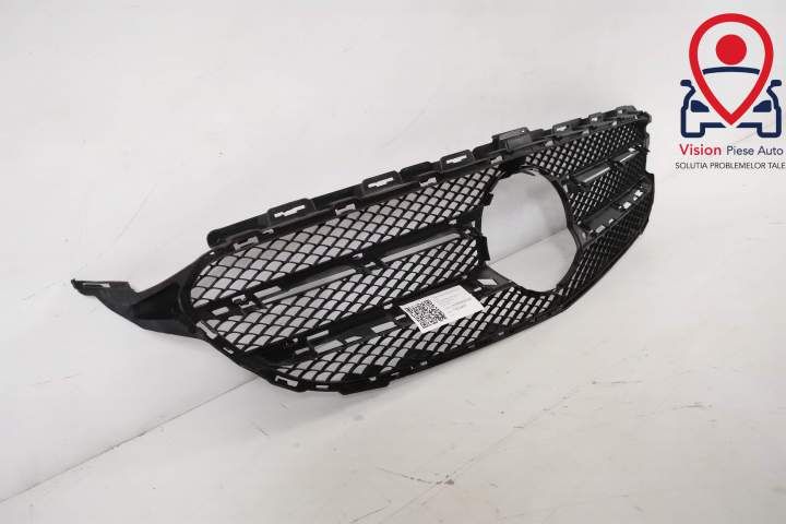 Оригинална централна решетка Mercedes-Benz C-Class / Mercedes-Benz C-C