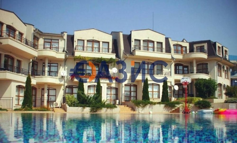 Продава се Тристаен апартамент в с. Кошарица, Област Бургас - 76 кв.м за 960 €/кв.м - Снимка #14