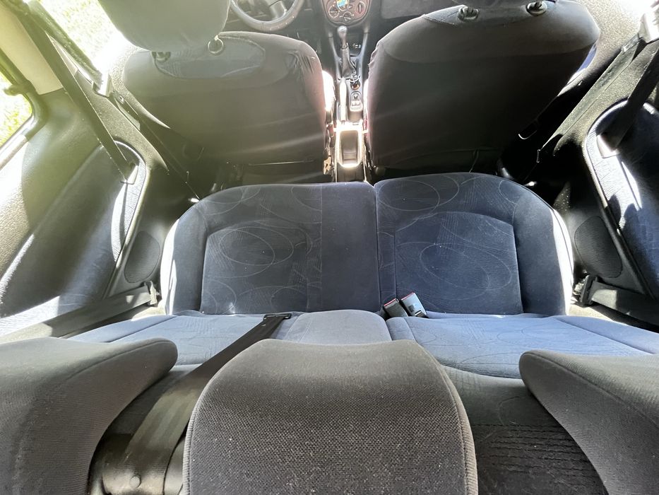 Peugeot 206 1.4 benzina – mic, rosu si fara fite, dar merge ca nou!