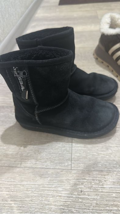 Продам обувь зимнюю 33 размер