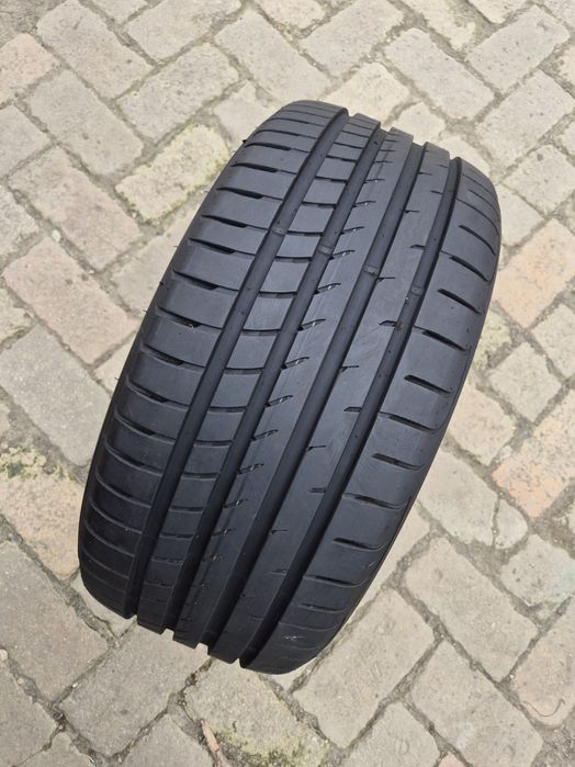 O bucată 235/40 R18 vară - una Bridgestone Michelin Goodyear