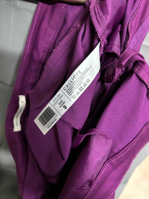 Pantaloni tip ţigaretă de culoare fuxia, marimea S