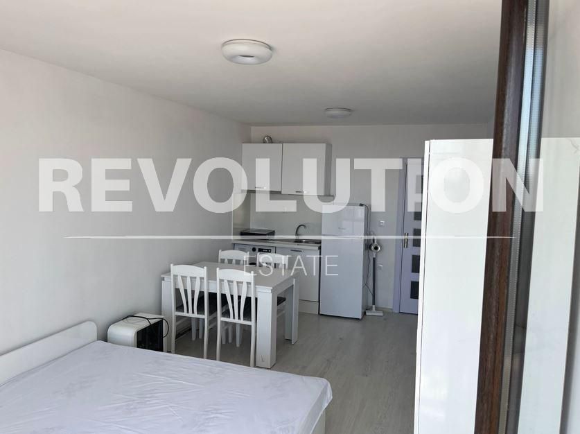 Дава се под наем Едностаен апартамент в Варна, Виница - 42 кв.м за 375 € - Снимка #1