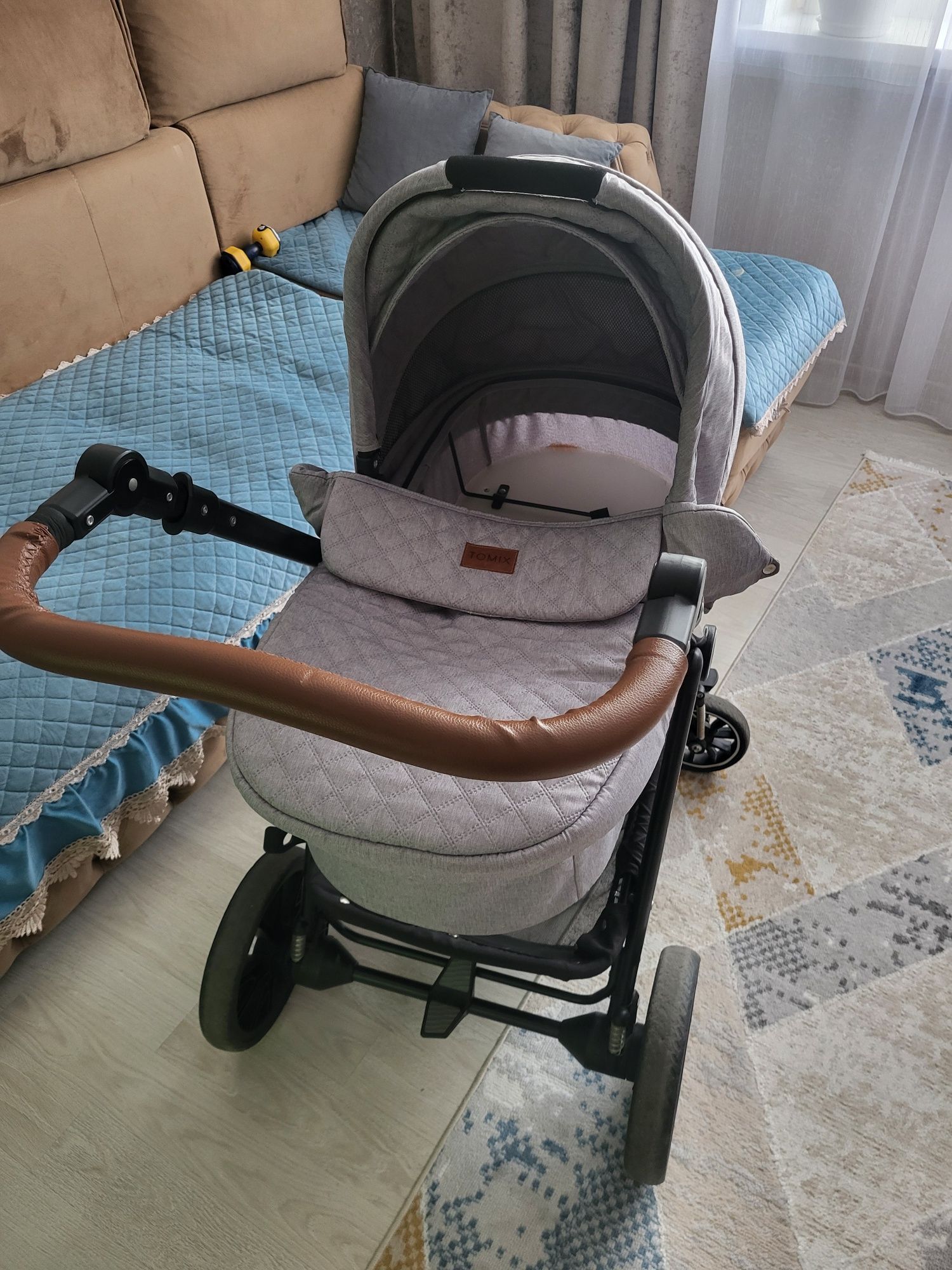 Продам Коляска Tomix