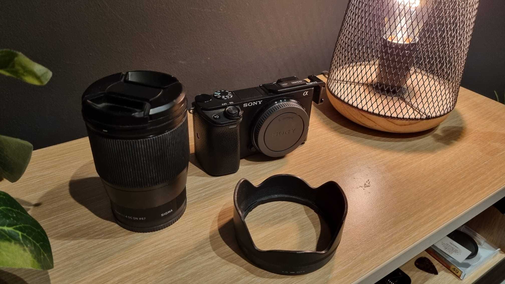 Kit Sony A6400 + Sigma 16mm F1.4 + Sony 35mm F1.8 OSS + Accesorii