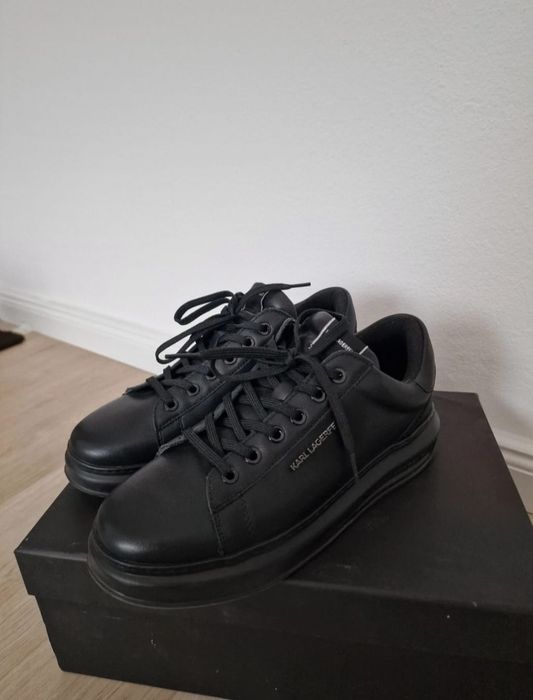 Vând sneakerşi Karl Lagerfield