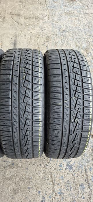 4 anvelope iarna Yokohama 235/55/20.Pretul este pe bucata.