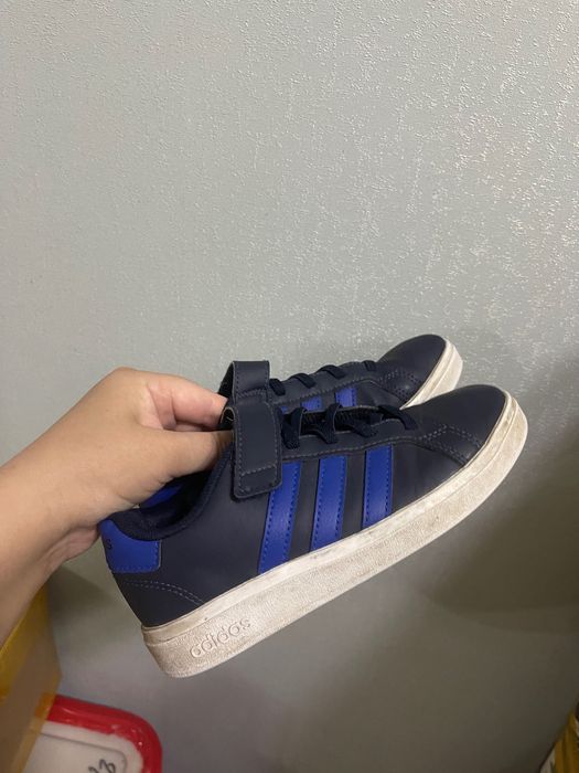 Продам кроссовки adidas kids