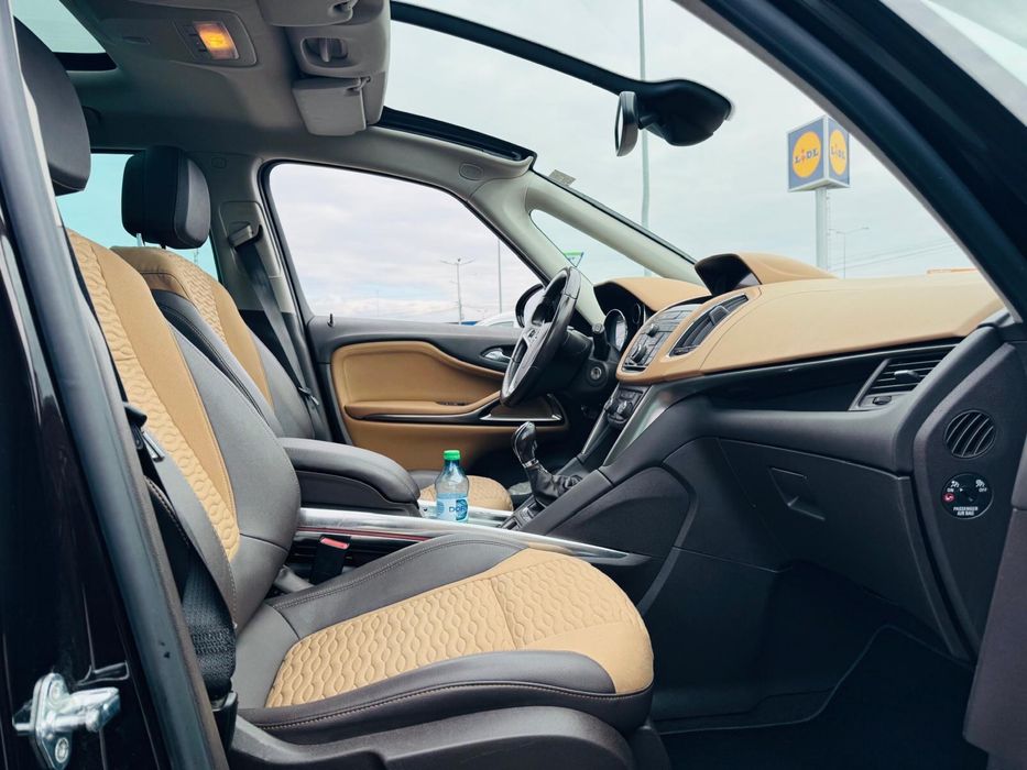 OPEL ZAFIRA Tourer 2.0 CDTI 130 Disneyland model 7 Locuri