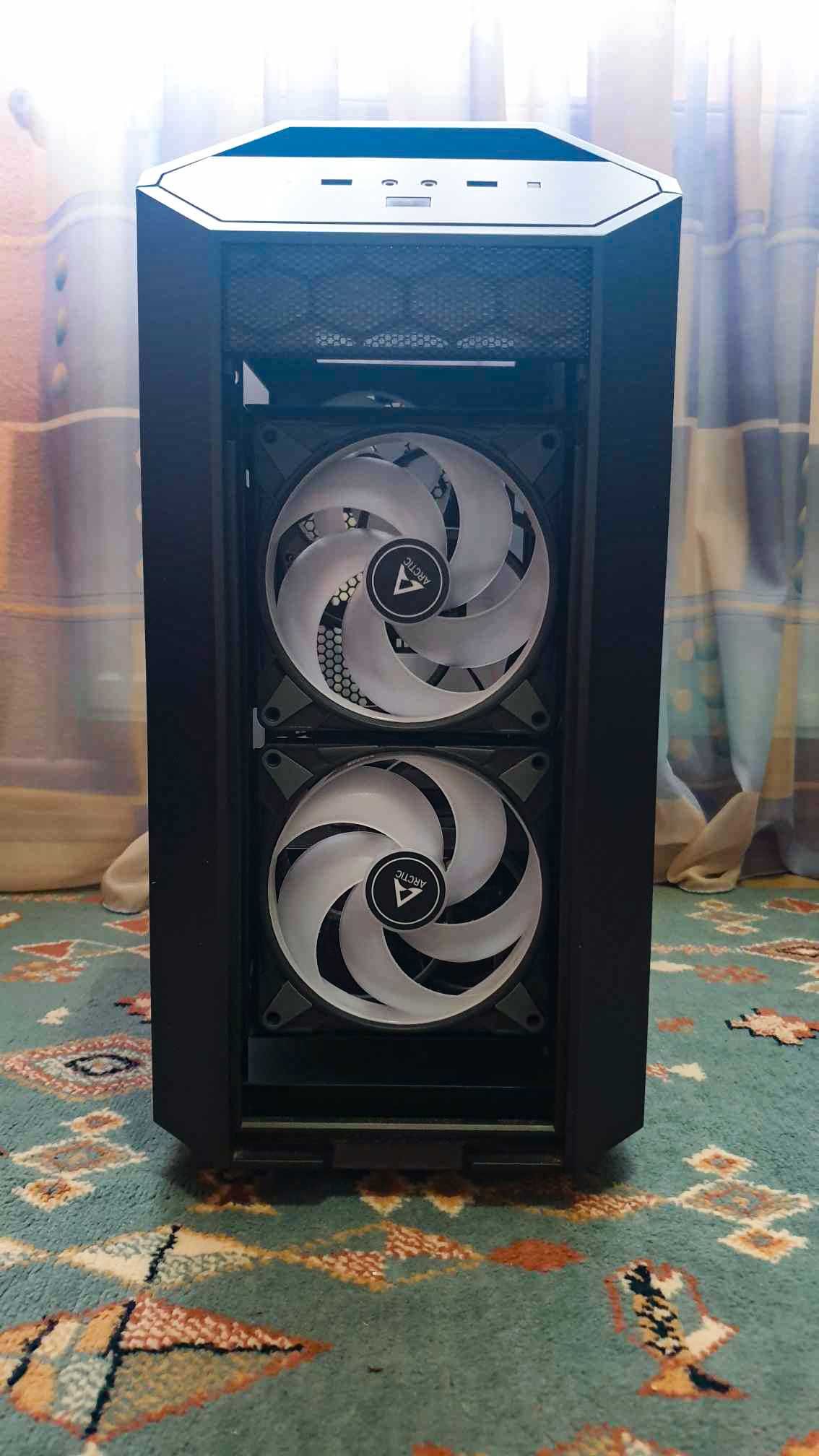 Carcasa Cooler Master MasterCase Pro 3 + 3 ventilatoare Arctic AC P14