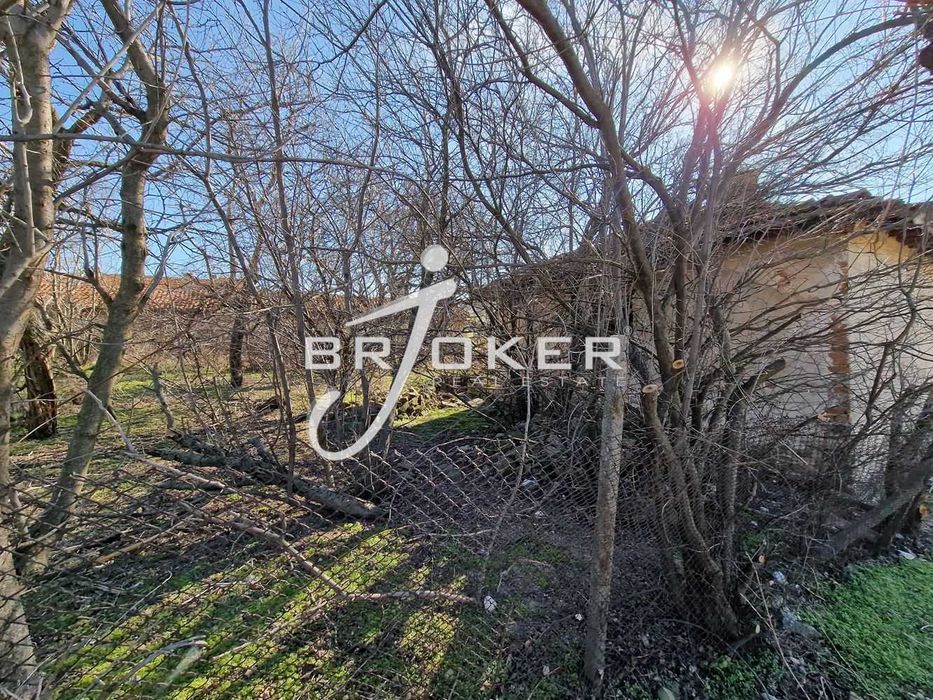 Продава се Къща в с. Маслиново, Област Хасково - 300 кв.м за 34 €/кв.м - Снимка #3