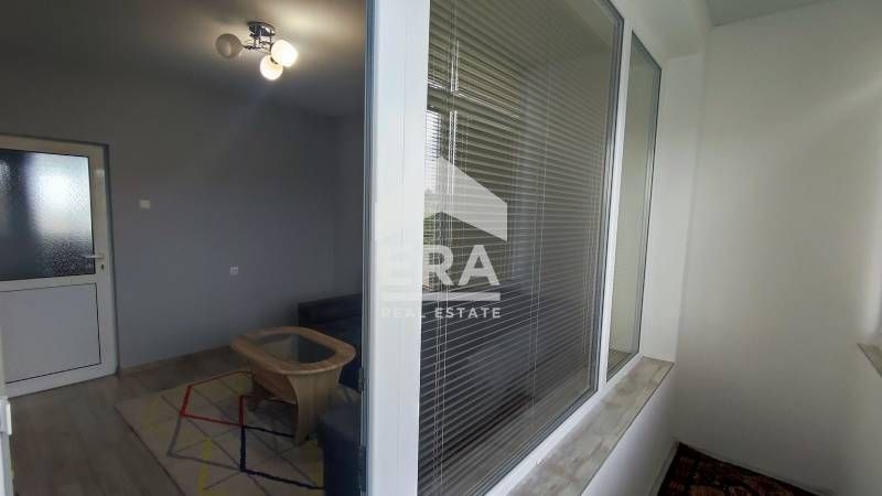 ЕРА ИмотиТе предлага под наем цялостно обзаведен Тристаен Тухлен апарт