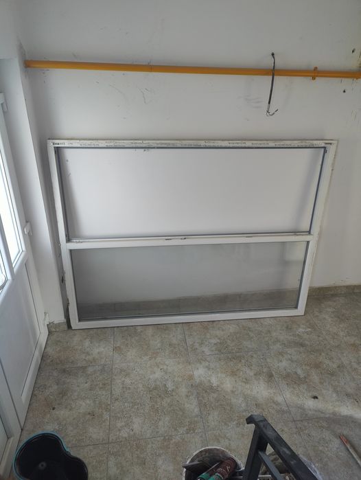 Usa terasa sau balcon termopan