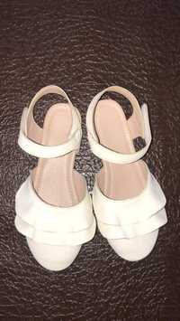Sandale pentru fetite