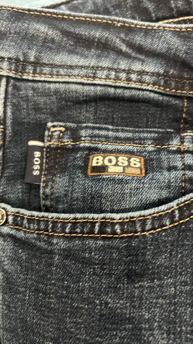 Нов модел дънки Hugo Boss.Налична пълна серия от 31ви до 38ми размер