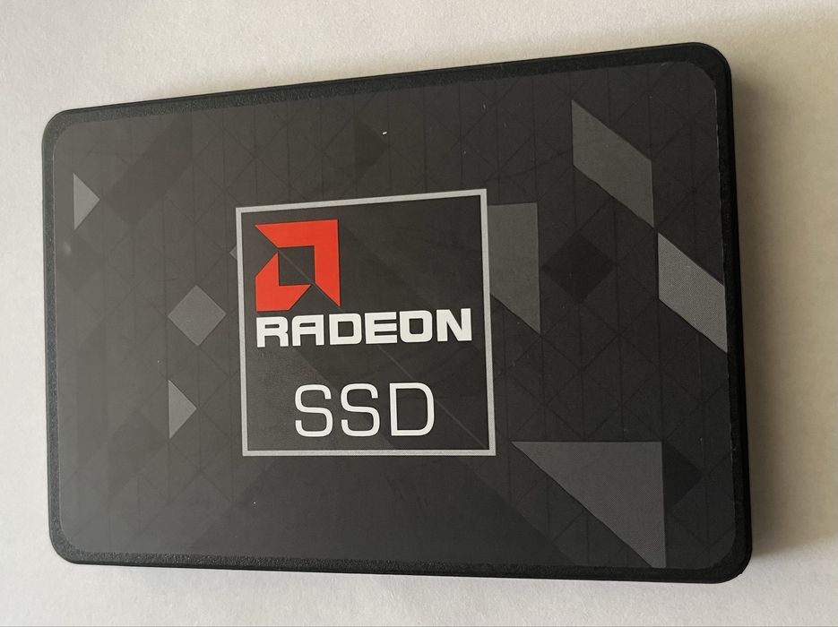 Продам новый SSD накопитель, диск. 512 гигабайт.