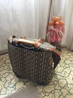 Чанта за багаж с колелца и удължена дръжка
