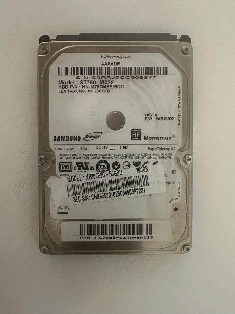 Десткий диск 750Gb 2.5’’