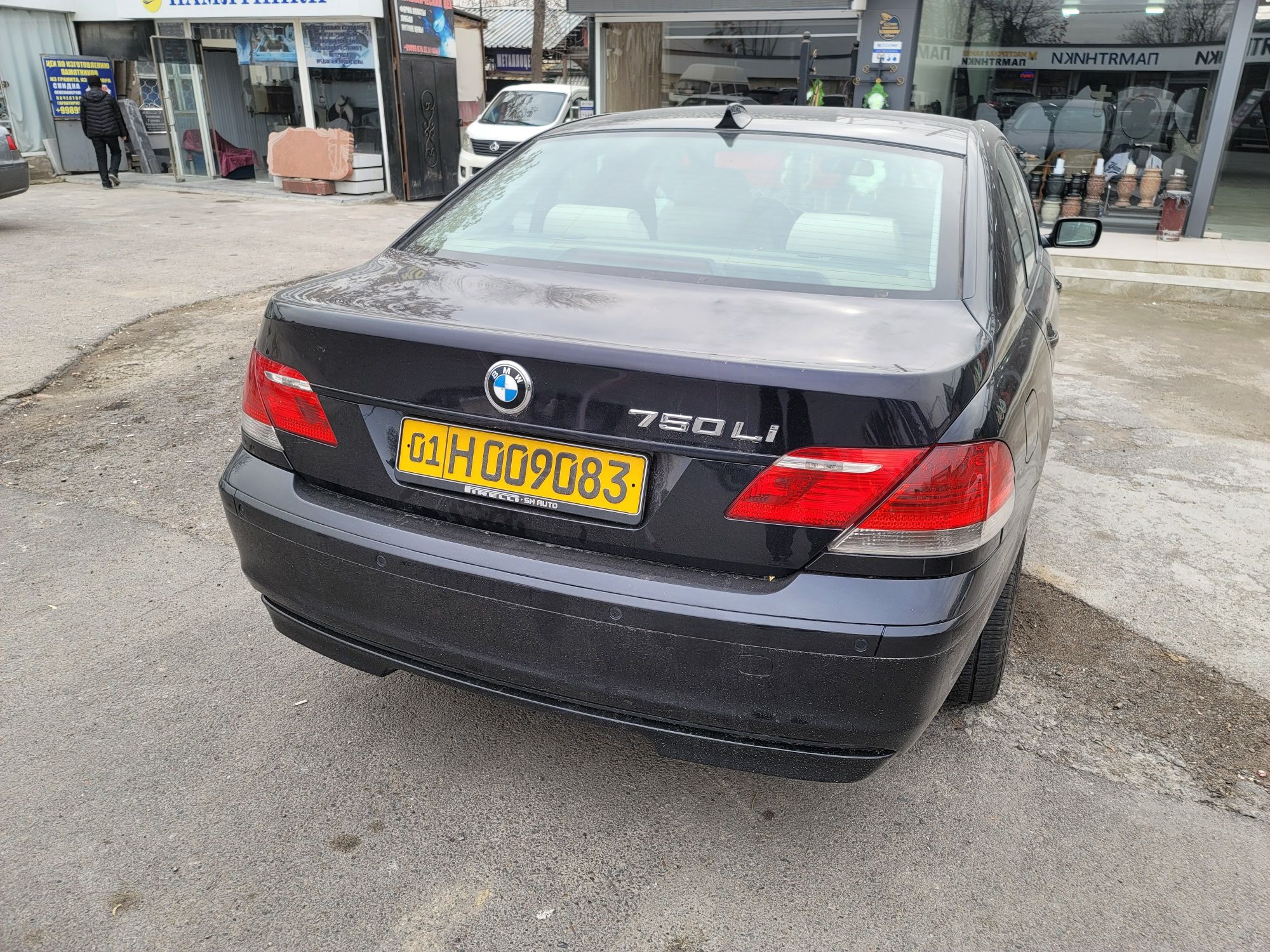 Продаю свою машину BMW 750