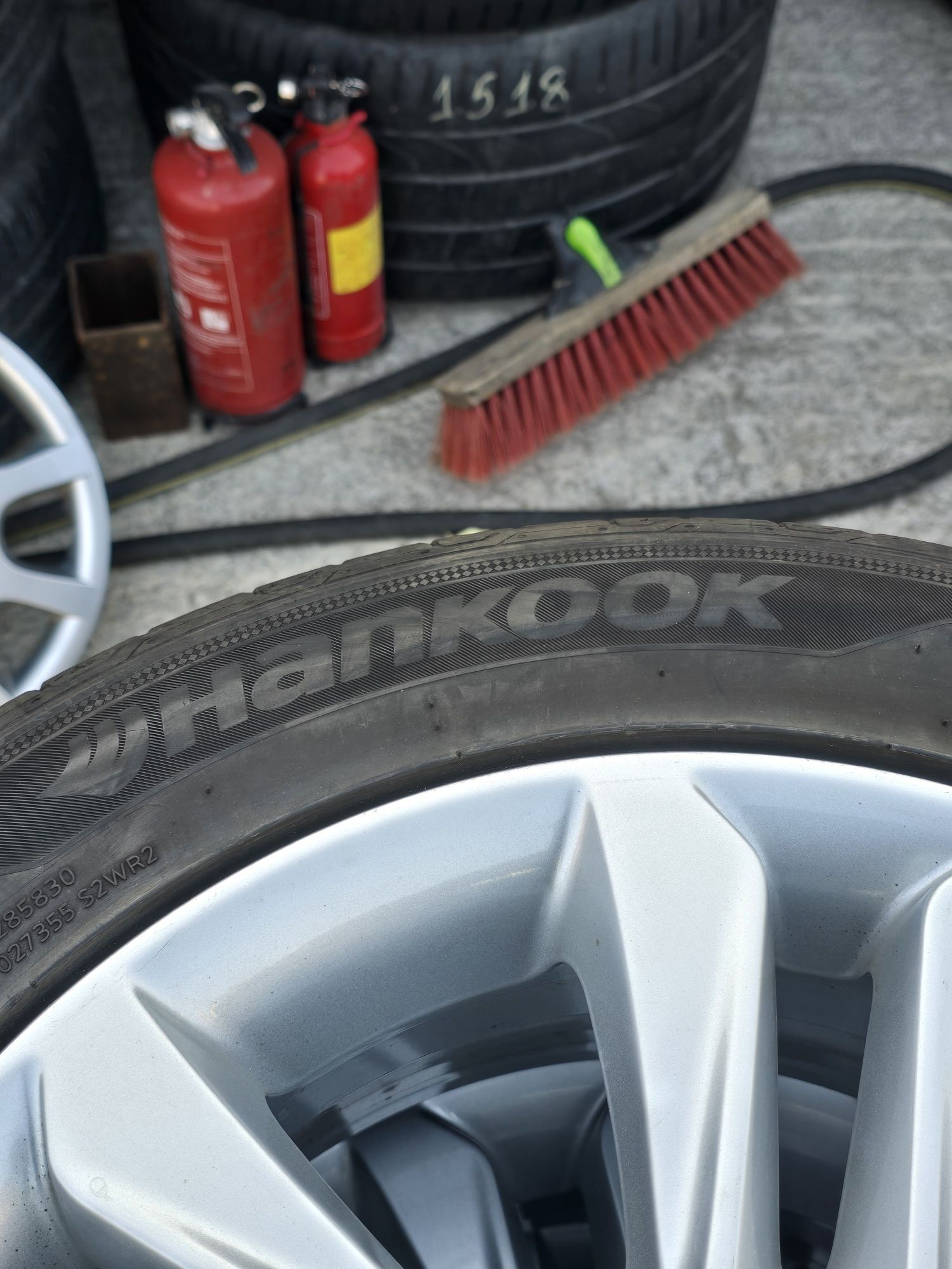 4 Броя 205/55/16 Hankook 2x7,5mm 2x6,8mm
