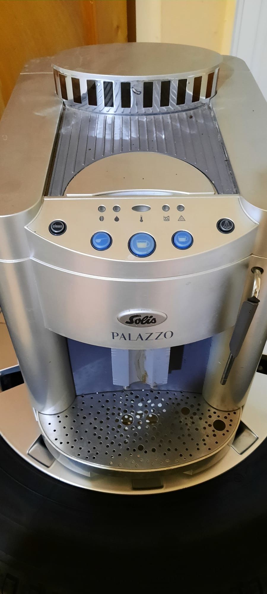 Aparat de cafea cu boabe Solis Palazzo espressor de cafea automat