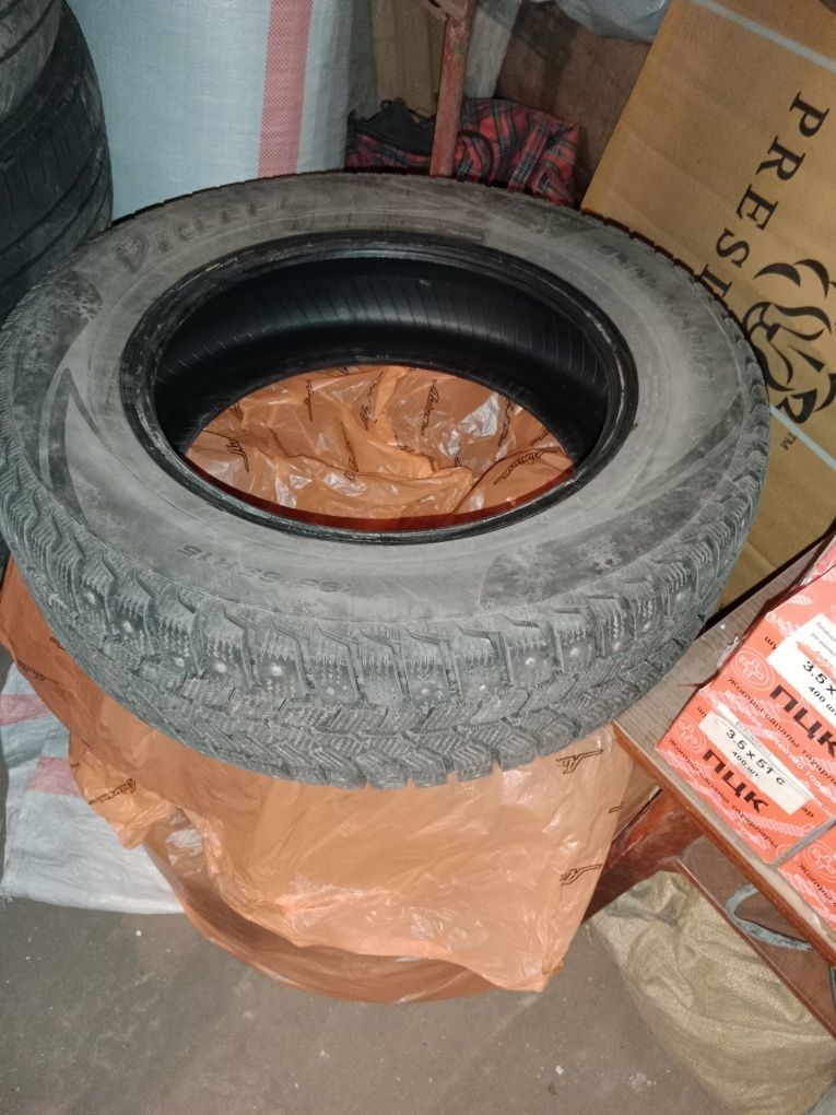 Продам шины зимние.