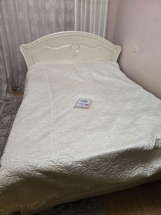 Двухспальная кровать