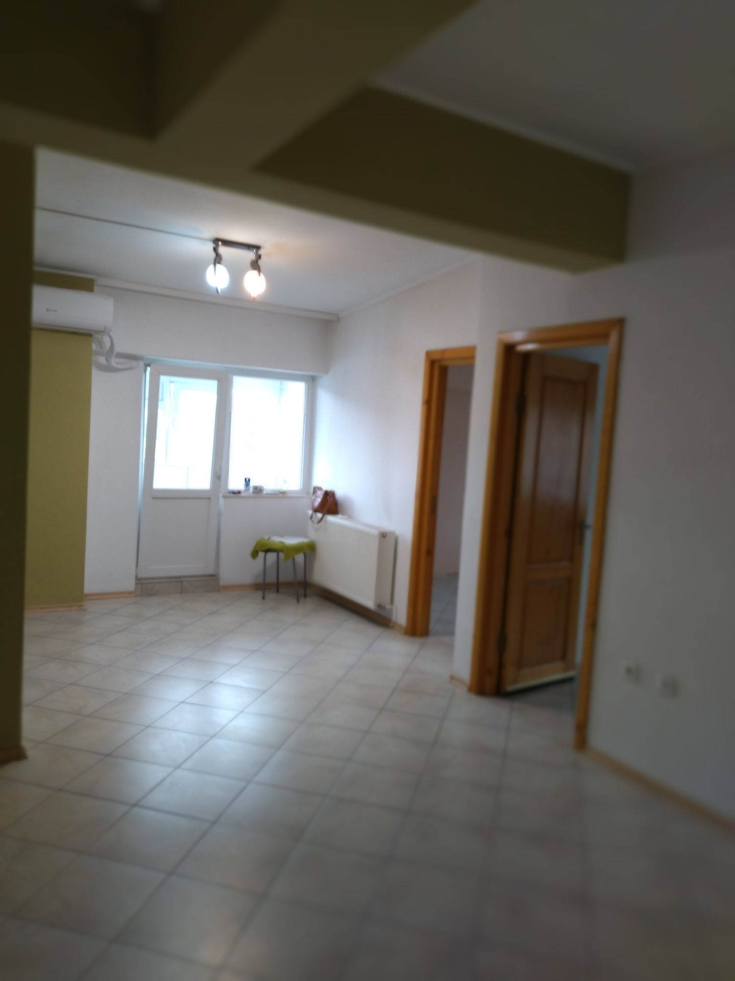 Vând apartament cu trei camere  Prundu. Preț 55000 euro