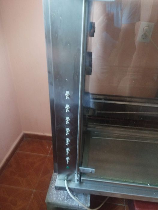 Rotisor pentru pui sau ciolan pe gaz
