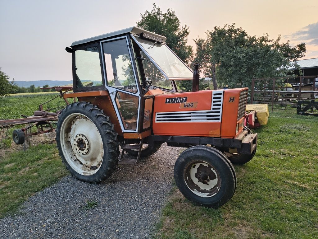 Tractor fiat 680