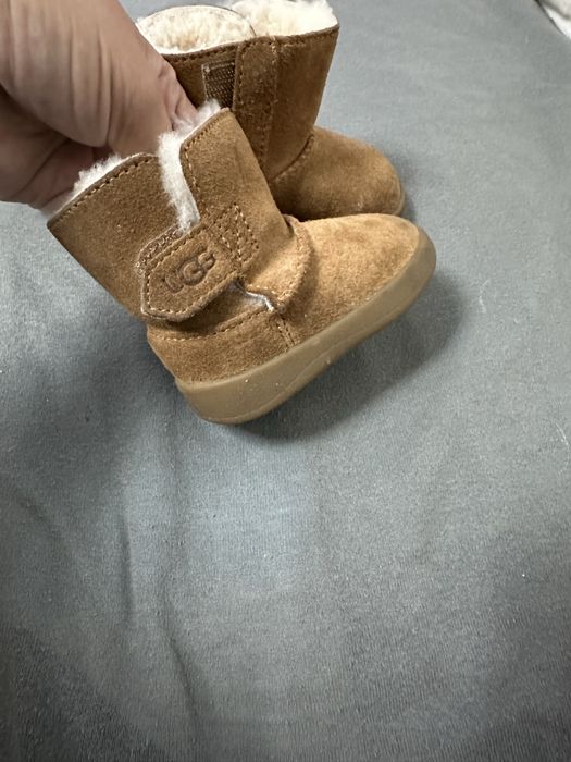 Угги детские оригинал бренда UGG, 18 рр, от 0,6 до двух лет, в хорошем