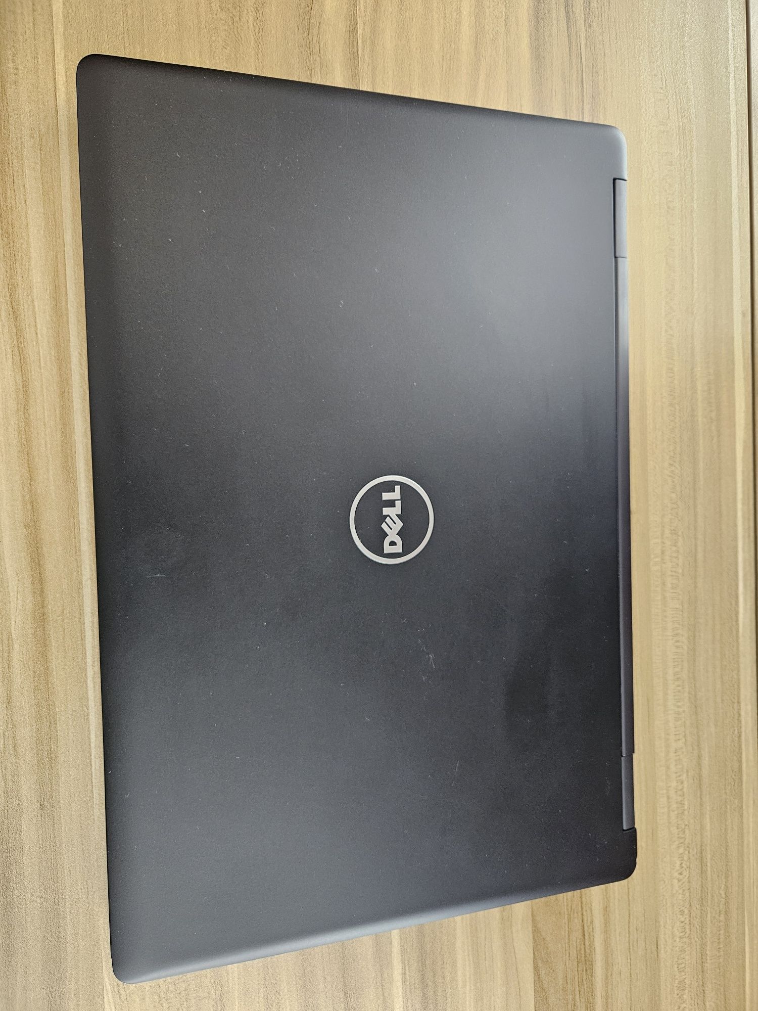 Laptop Dell Latitude 5580 i7-7820 16GBB
