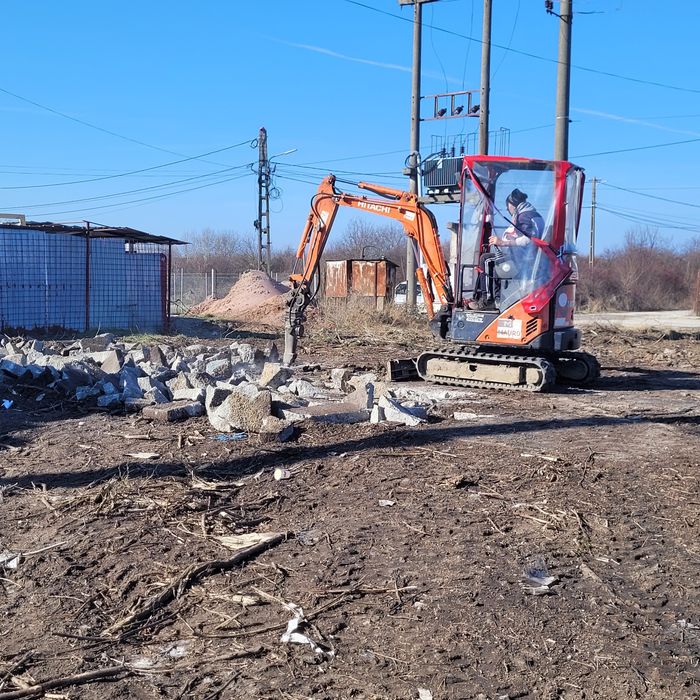 Prestez lucrari cu buldoexcavator , miniexcavator si bobcat
