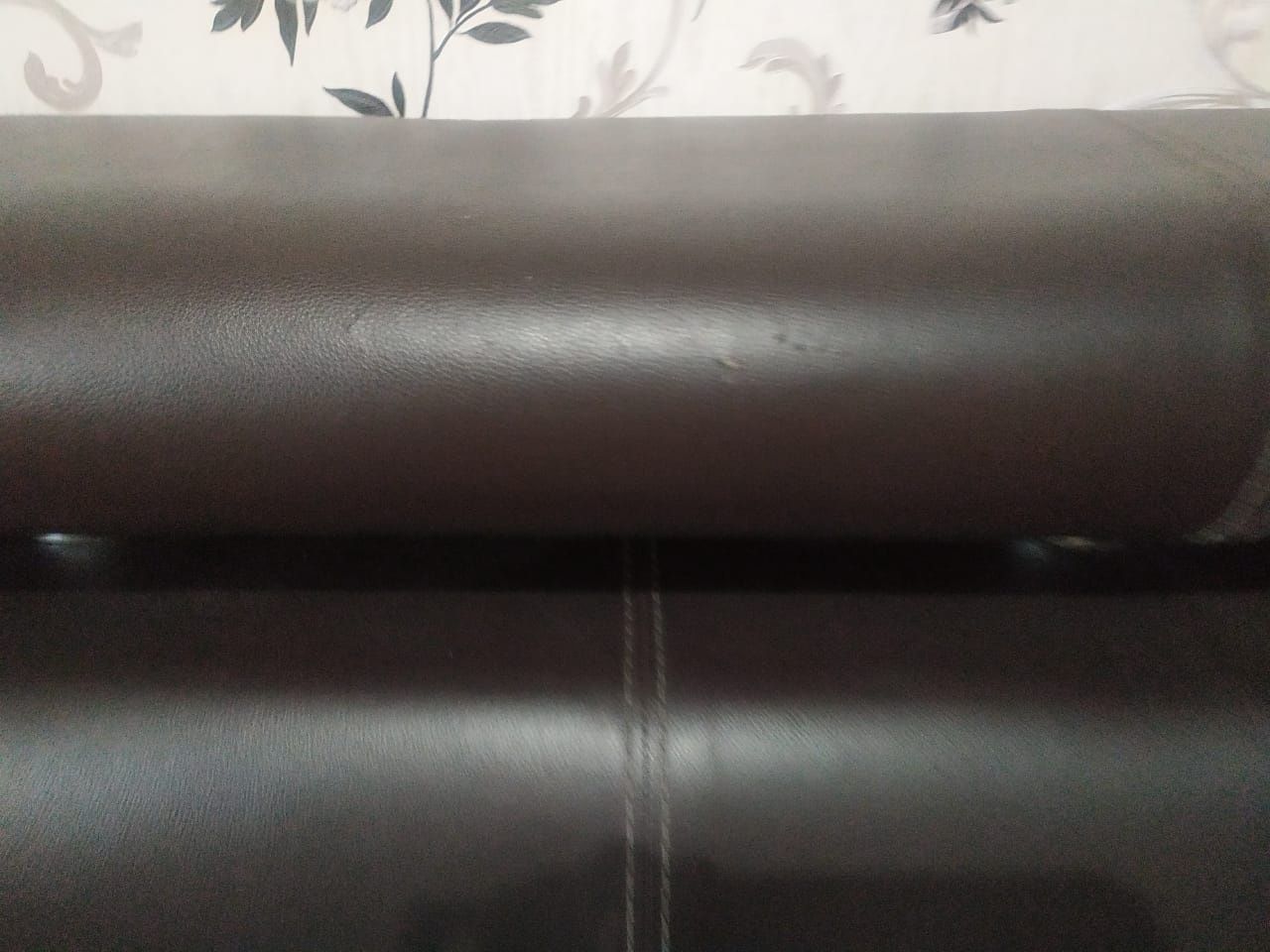 Срочно! Кожаный диван в сборе