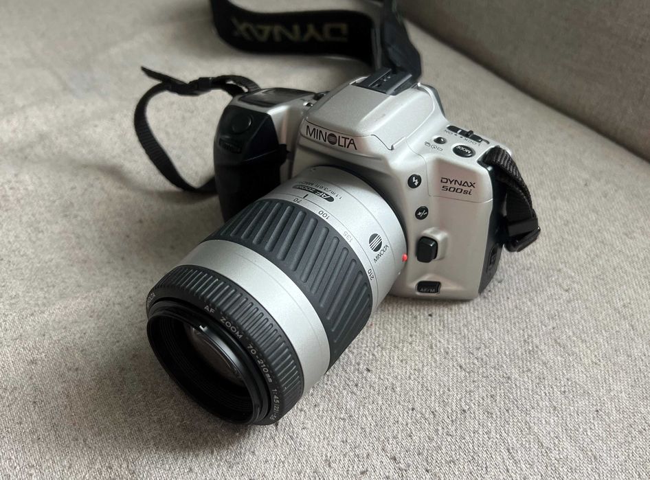 Minolta Dynax 500si + obiectiv Minolta AF Zoom 70–210mm f/4.5–5.6