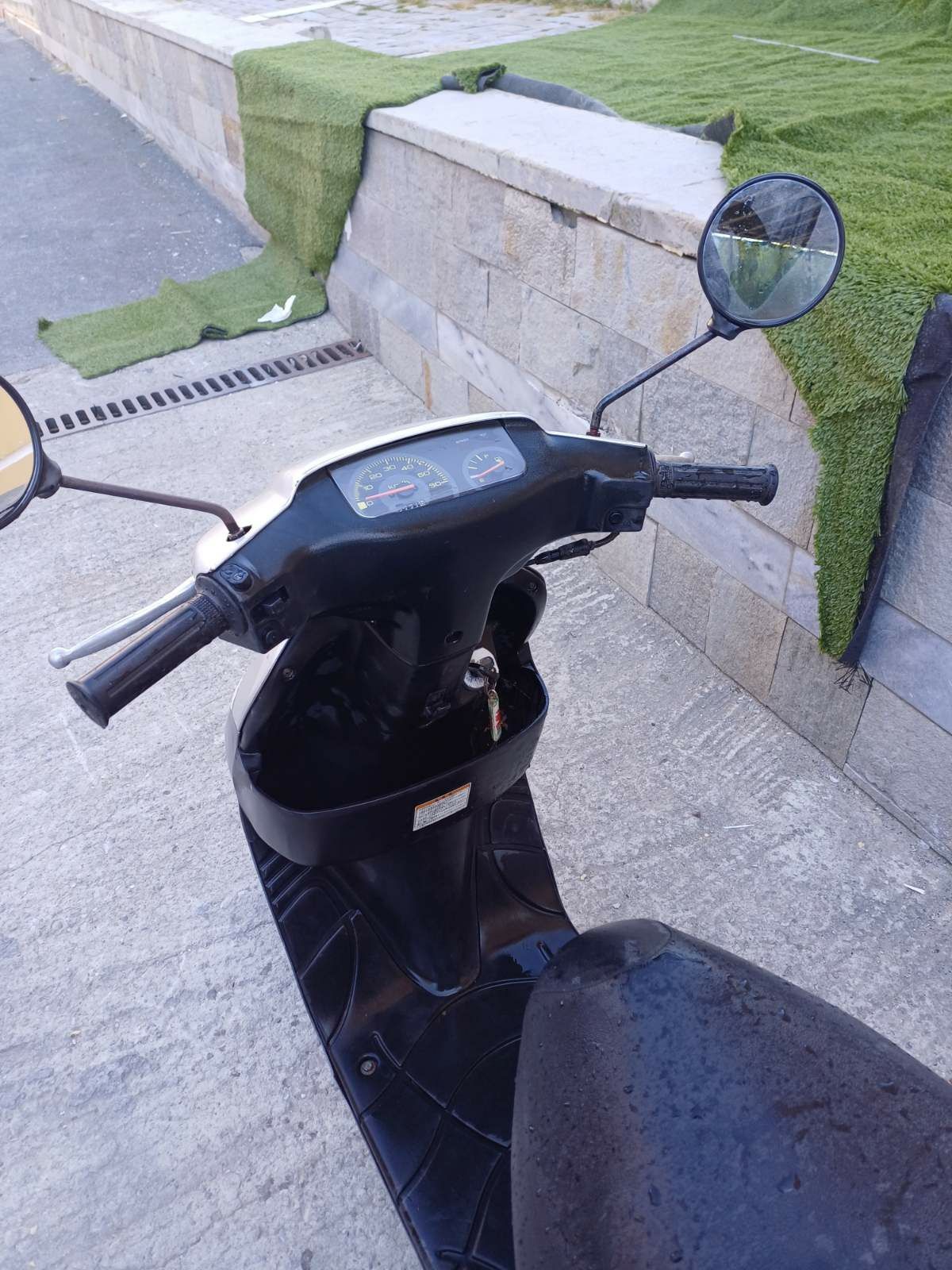 Suzuki Lets скутер