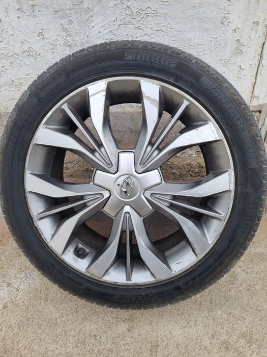 Продам диски с резиной ,на Huyndai Sonata ,в отличном состоянии