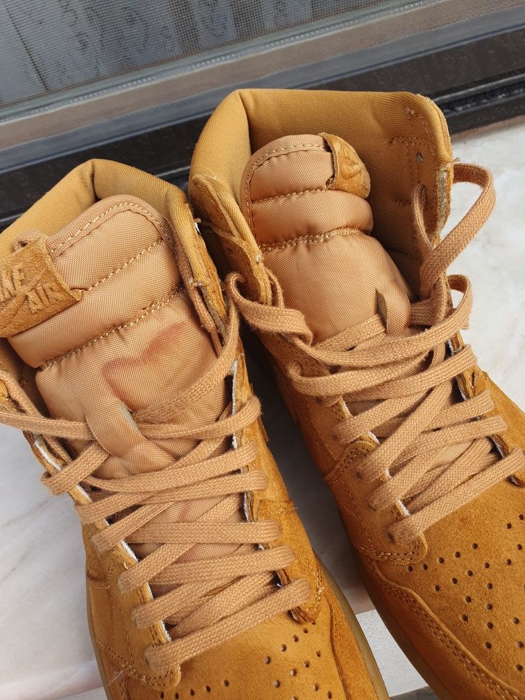 Nike Air Jordan 1 Retro High Wheat